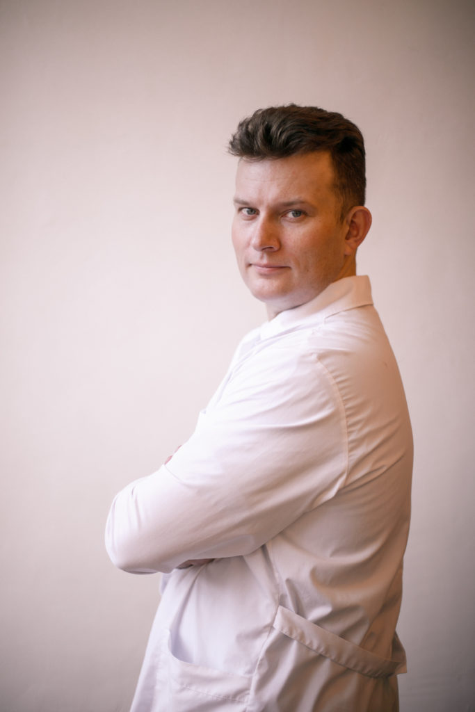 Хирург Амелин